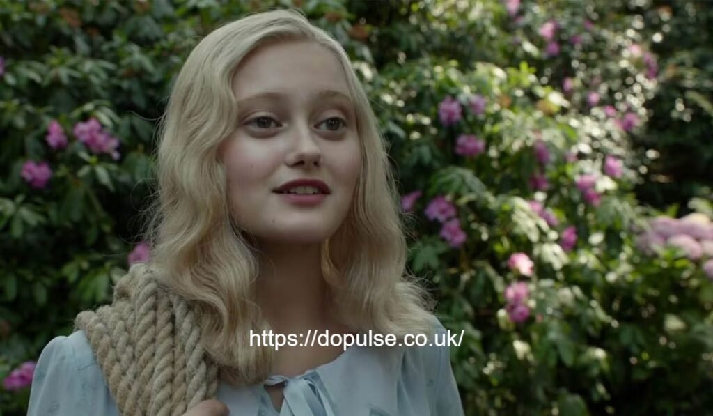 Ella Purnell Age in Miss Peregrine: How Old She Really Was Playing Emma